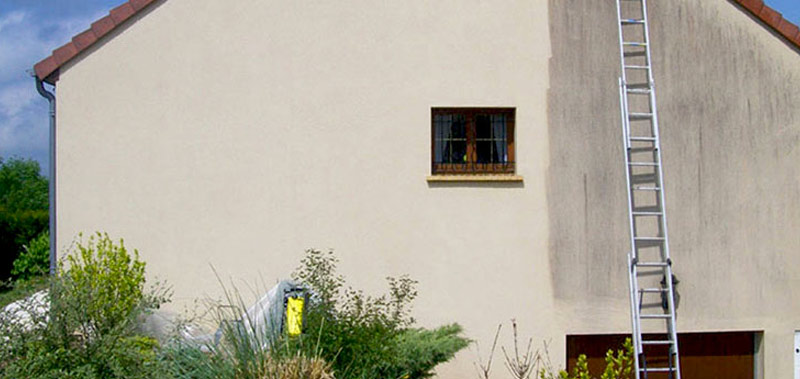 PRORÉ HABITAT, artisan couvreur peintre ur l’Île de Ré depuis plus de 20 ans, intervient pour vos travaux d’entretien de toiture, nettoyage par bio vapeur, de ravalement peinture façade, de boiserie, restauration complète de volets et de travaux d’intérieur : peinture, décoration, pose de revêtements sol et mur … pour les particuliers et les professionnels, en construction neuve comme en réhabilitation. Intervention sur l’Île de Ré (17)